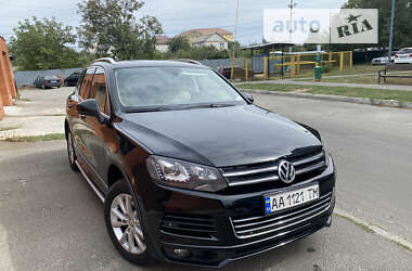 Внедорожник / Кроссовер Volkswagen Touareg 2012 в Киеве