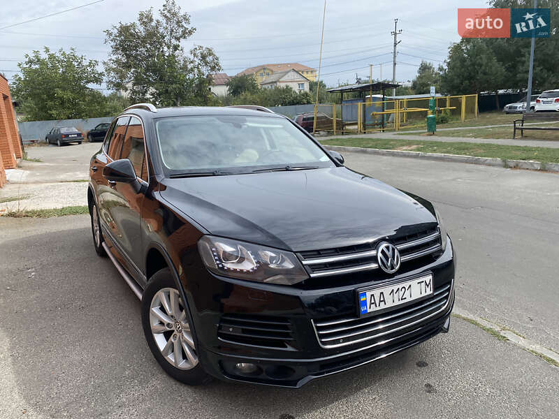 Внедорожник / Кроссовер Volkswagen Touareg 2012 в 