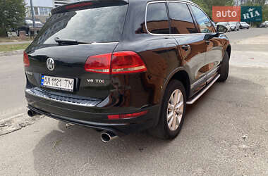 Внедорожник / Кроссовер Volkswagen Touareg 2012 в 