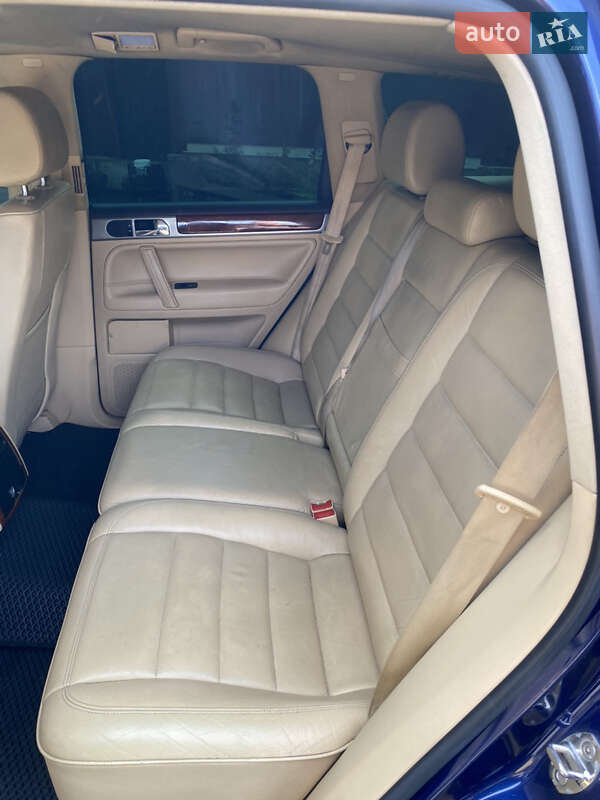 Внедорожник / Кроссовер Volkswagen Touareg 2005 в Виннице