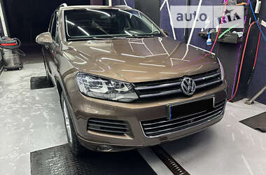 Внедорожник / Кроссовер Volkswagen Touareg 2011 в Киеве