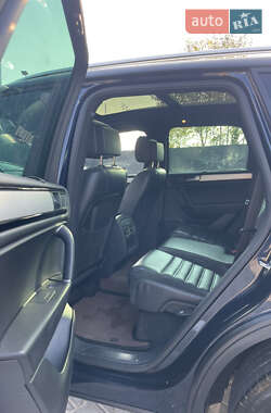 Внедорожник / Кроссовер Volkswagen Touareg 2012 в 