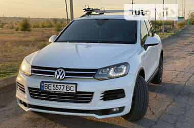 Внедорожник / Кроссовер Volkswagen Touareg 2012 в Николаеве