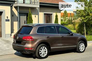 Внедорожник / Кроссовер Volkswagen Touareg 2012 в Днепре