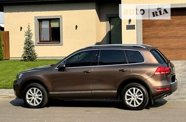 Внедорожник / Кроссовер Volkswagen Touareg 2012 в Днепре