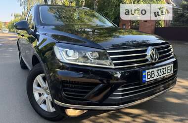 Внедорожник / Кроссовер Volkswagen Touareg 2014 в Киеве