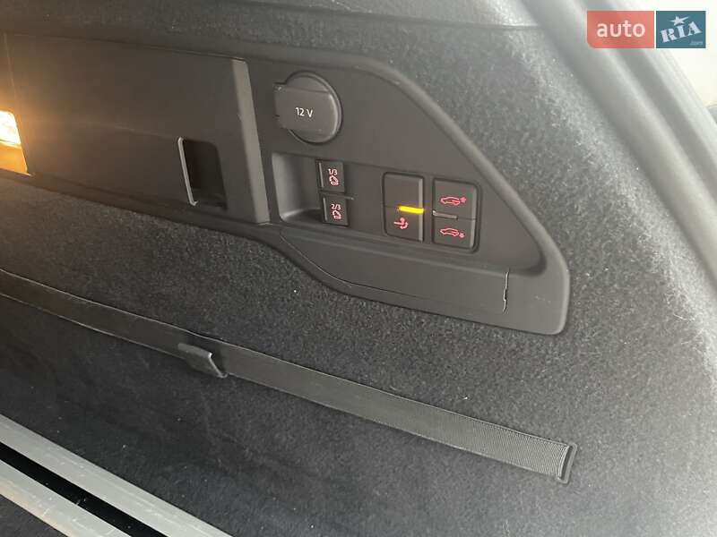 Позашляховик / Кросовер Volkswagen Touareg 2013 в Києві