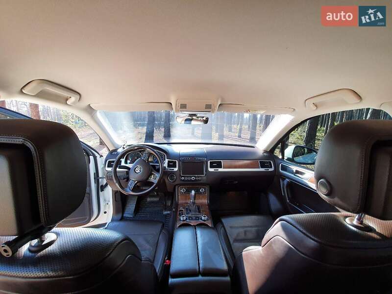 Внедорожник / Кроссовер Volkswagen Touareg 2017 в Полтаве