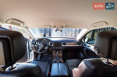 Внедорожник / Кроссовер Volkswagen Touareg 2017 в 