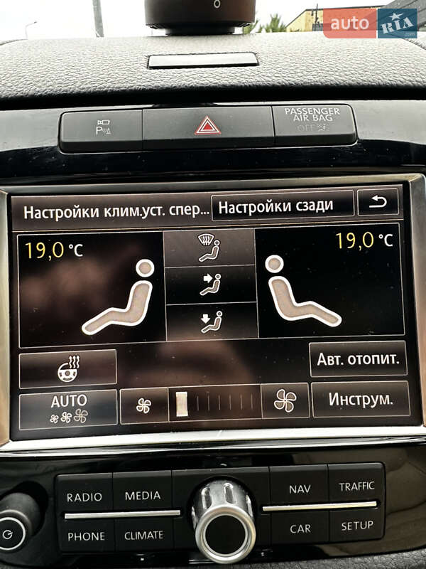 Позашляховик / Кросовер Volkswagen Touareg 2014 в Хмельницькому