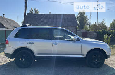 Внедорожник / Кроссовер Volkswagen Touareg 2004 в Покровске