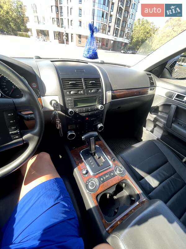 Внедорожник / Кроссовер Volkswagen Touareg 2008 в Кременчуге