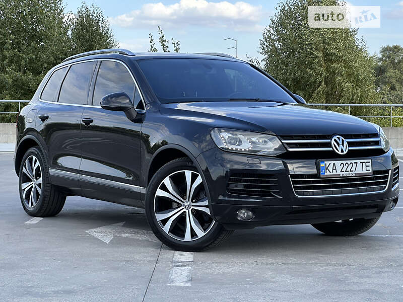 Позашляховик / Кросовер Volkswagen Touareg 2012 в Києві