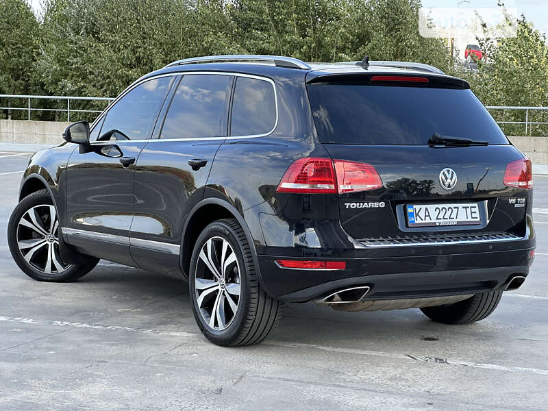 Позашляховик / Кросовер Volkswagen Touareg 2012 в Києві