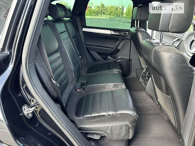 Позашляховик / Кросовер Volkswagen Touareg 2012 в Києві