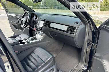 Внедорожник / Кроссовер Volkswagen Touareg 2012 в 