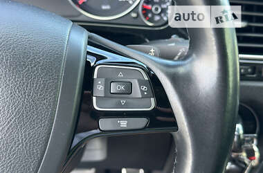 Внедорожник / Кроссовер Volkswagen Touareg 2012 в 