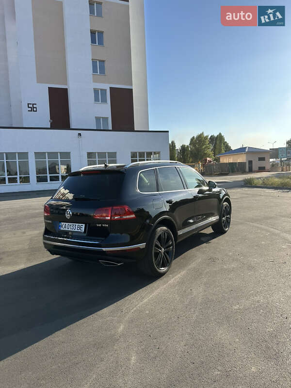 Внедорожник / Кроссовер Volkswagen Touareg 2017 в Киеве