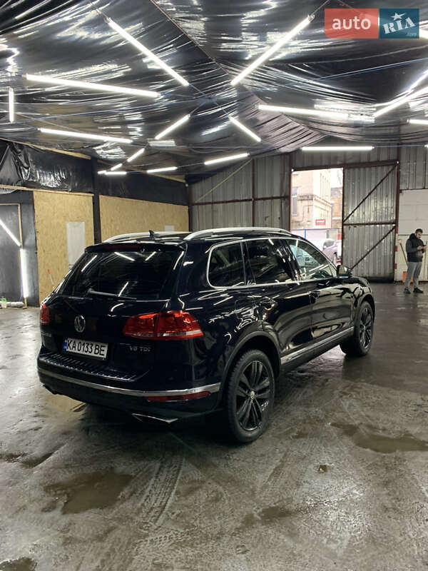 Внедорожник / Кроссовер Volkswagen Touareg 2017 в Киеве