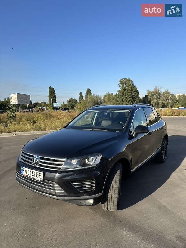 Внедорожник / Кроссовер Volkswagen Touareg 2017 в Киеве