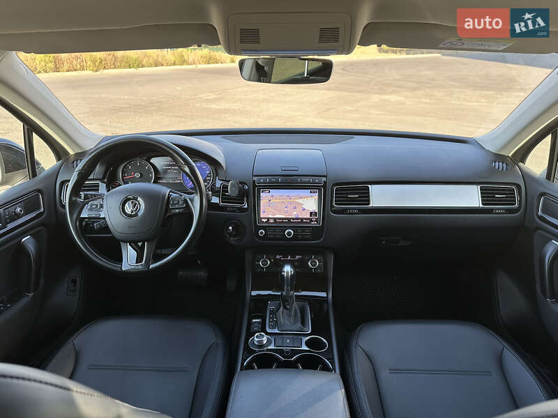 Внедорожник / Кроссовер Volkswagen Touareg 2017 в Киеве