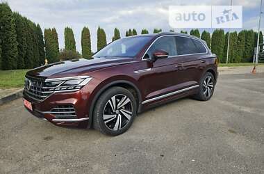 Позашляховик / Кросовер Volkswagen Touareg 2019 в Дубні