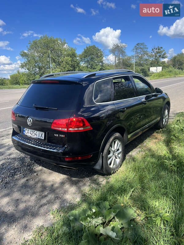 Внедорожник / Кроссовер Volkswagen Touareg 2013 в Умани