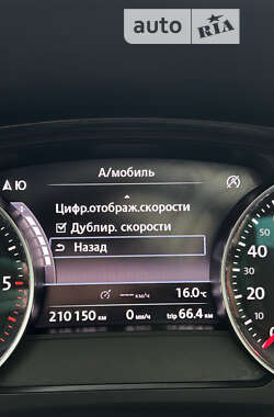 Внедорожник / Кроссовер Volkswagen Touareg 2012 в Подольске