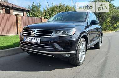 Внедорожник / Кроссовер Volkswagen Touareg 2014 в Черкассах