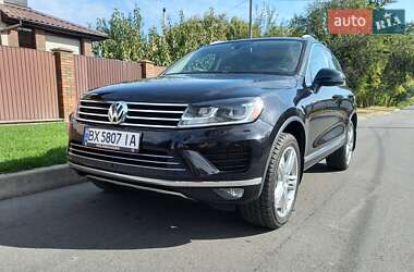 Внедорожник / Кроссовер Volkswagen Touareg 2014 в Черкассах