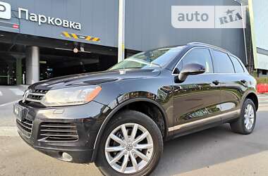 Внедорожник / Кроссовер Volkswagen Touareg 2010 в Киеве