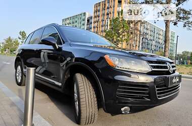 Внедорожник / Кроссовер Volkswagen Touareg 2010 в Киеве