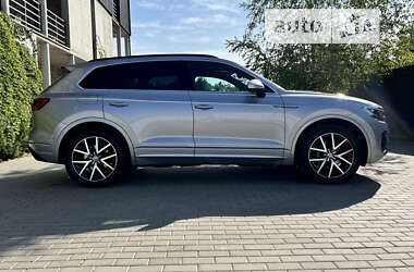 Позашляховик / Кросовер Volkswagen Touareg 2019 в Києві