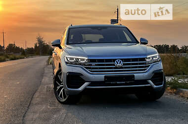 Позашляховик / Кросовер Volkswagen Touareg 2019 в Києві