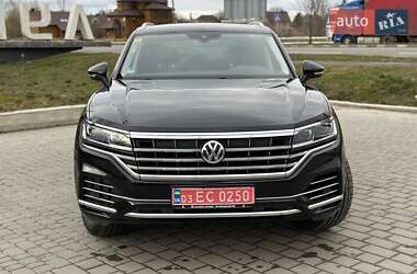 Внедорожник / Кроссовер Volkswagen Touareg 2018 в 