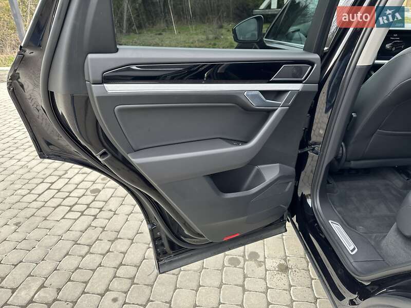 Внедорожник / Кроссовер Volkswagen Touareg 2018 в Луцке