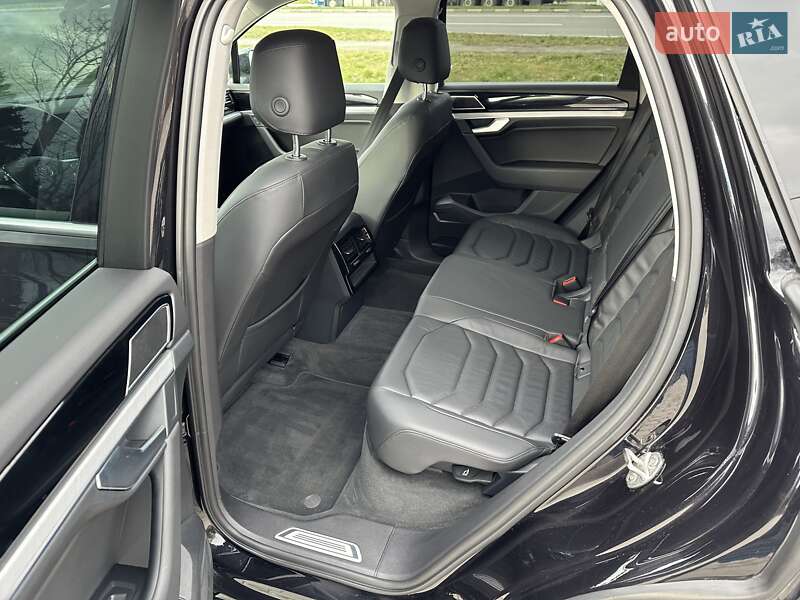 Внедорожник / Кроссовер Volkswagen Touareg 2018 в Луцке