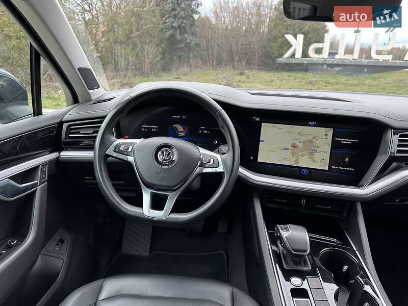Внедорожник / Кроссовер Volkswagen Touareg 2018 в Луцке