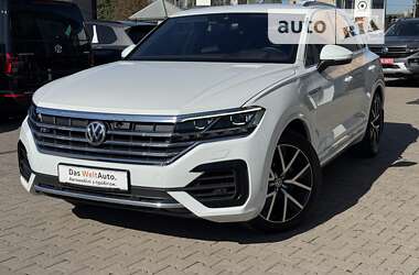 Позашляховик / Кросовер Volkswagen Touareg 2018 в Чернівцях