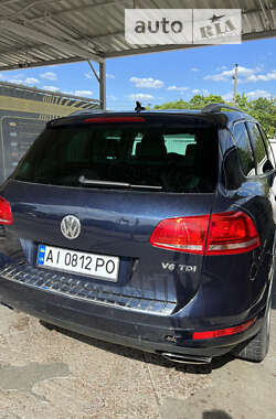 Позашляховик / Кросовер Volkswagen Touareg 2012 в Ірпені