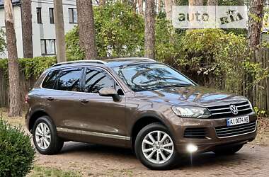 Внедорожник / Кроссовер Volkswagen Touareg 2014 в Киеве