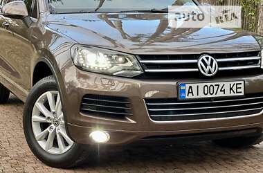 Внедорожник / Кроссовер Volkswagen Touareg 2014 в Киеве