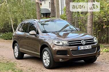 Внедорожник / Кроссовер Volkswagen Touareg 2014 в Киеве