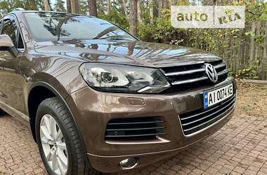 Внедорожник / Кроссовер Volkswagen Touareg 2014 в Киеве