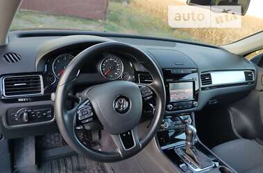 Внедорожник / Кроссовер Volkswagen Touareg 2012 в Березане