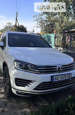 Внедорожник / Кроссовер Volkswagen Touareg 2012 в Миргороде