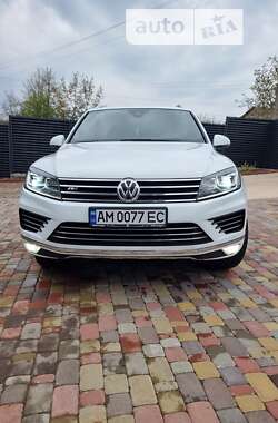 Внедорожник / Кроссовер Volkswagen Touareg 2016 в Житомире