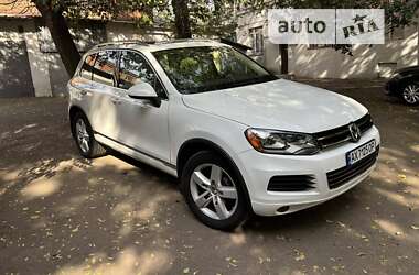 Позашляховик / Кросовер Volkswagen Touareg 2014 в Харкові