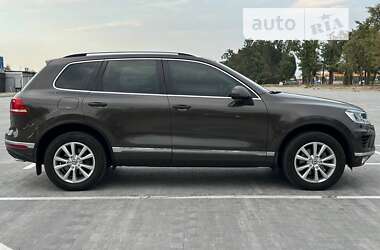 Внедорожник / Кроссовер Volkswagen Touareg 2016 в Киеве