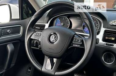 Внедорожник / Кроссовер Volkswagen Touareg 2013 в Харькове